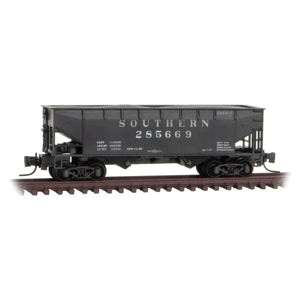 Z Scale Micro-Trains MTL 99405286 SR Southern Freight Car Set 2-Pack Weathered