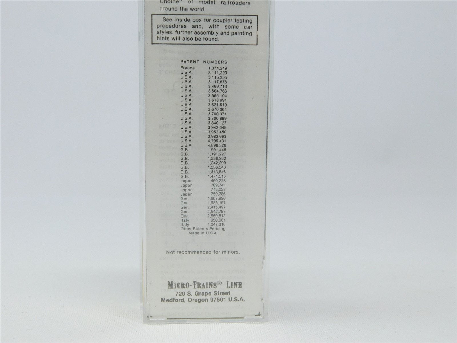 N Scale Micro-Trains MTL 29030 NP Northern Pacific 40' Steel Box Car #8002