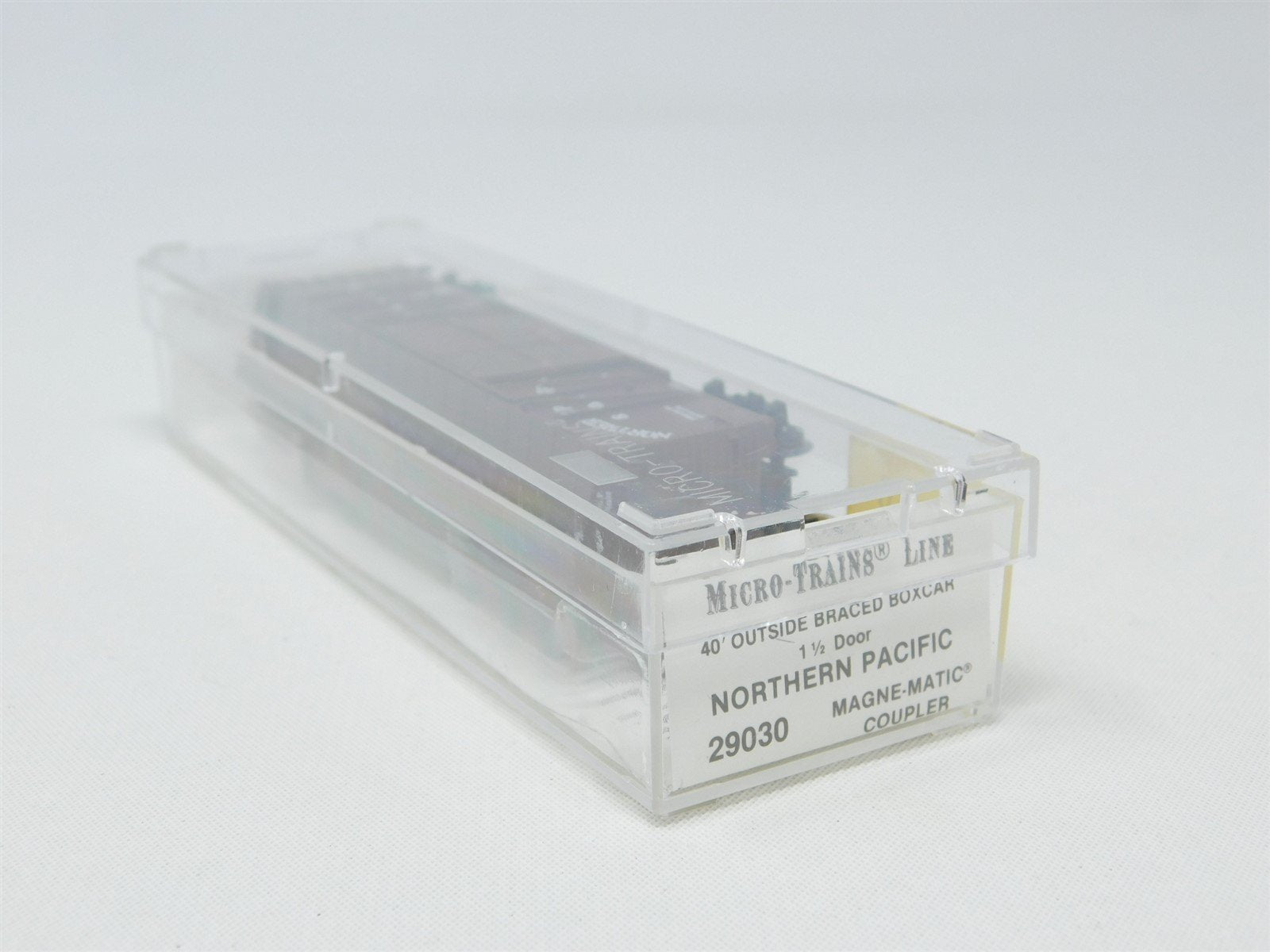 N Scale Micro-Trains MTL 29030 NP Northern Pacific 40' Steel Box Car #8002