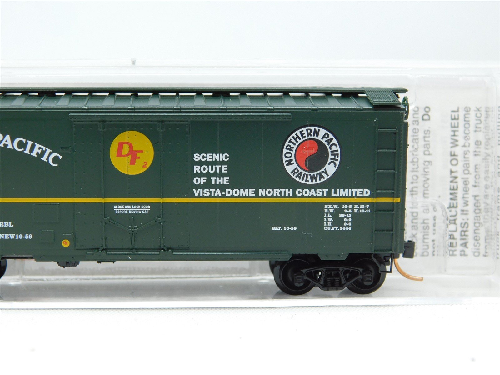 N Scale Micro-Trains MTL 21210 NP Northern Pacific 40' Steel Box Car #98593