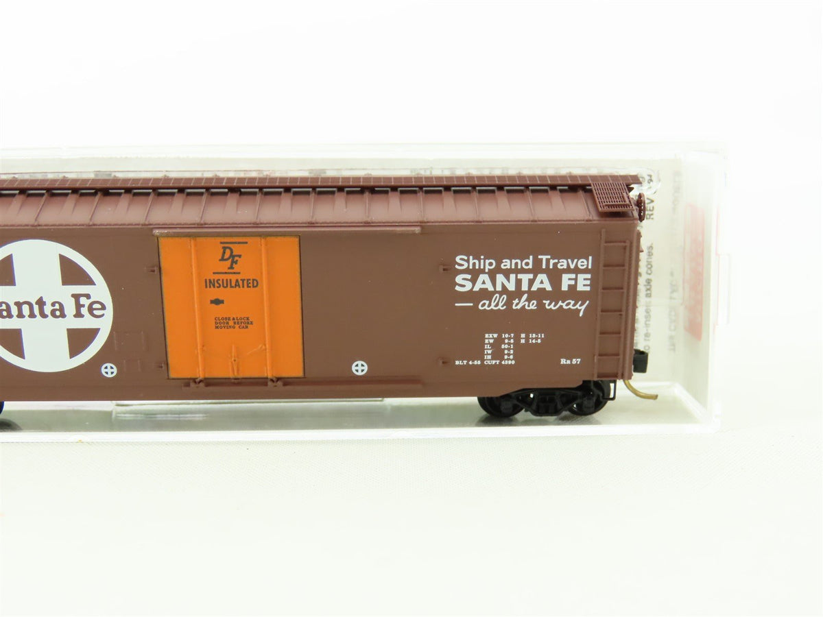 N Scale Micro-Trains MTL 32350-1 SFRB Santa Fe 50&#39; Plug Door Box Car #6153