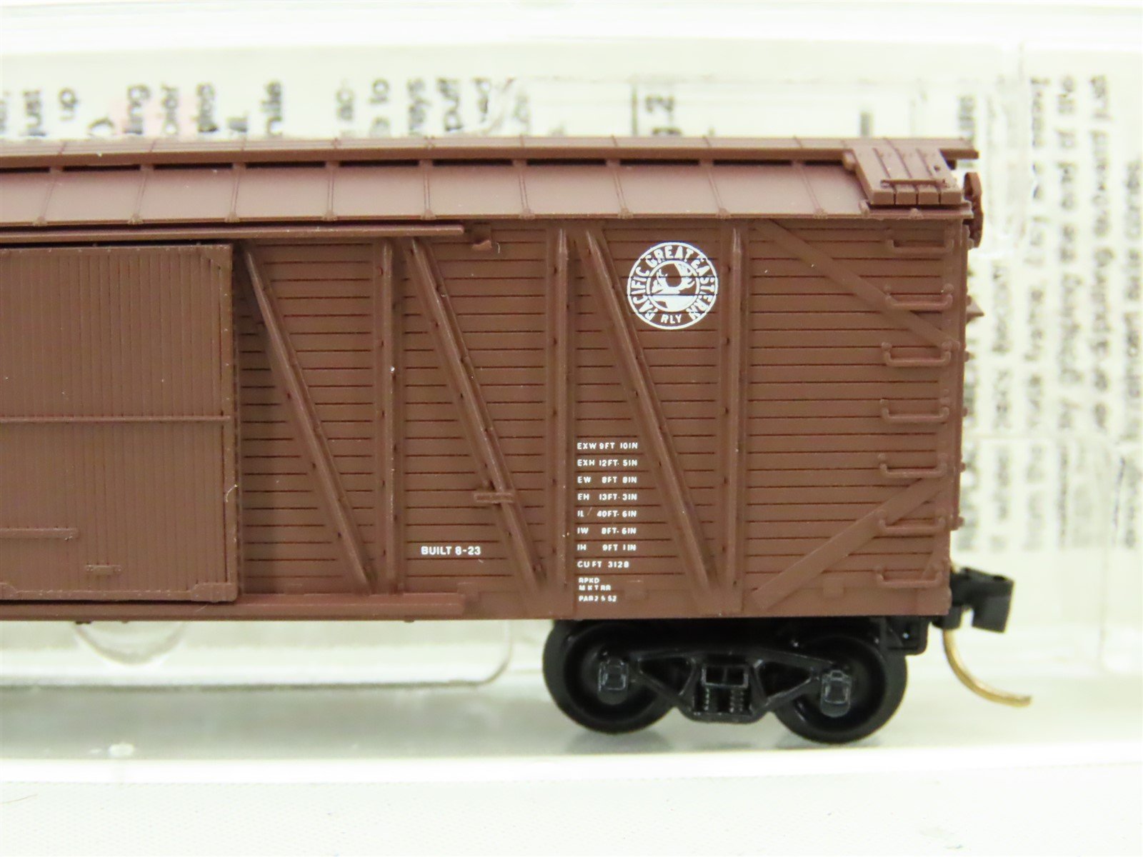N Scale Micro-Trains MTL 29080 PGE Pacific Great Northern 40' Box Car #4101