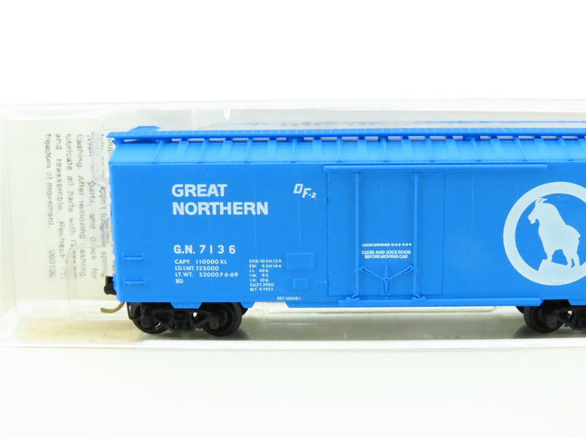 N Scale Micro-Trains MTL 21040 GN &quot;Big Sky Blue&quot; 40&#39; Steel Box Car #7136