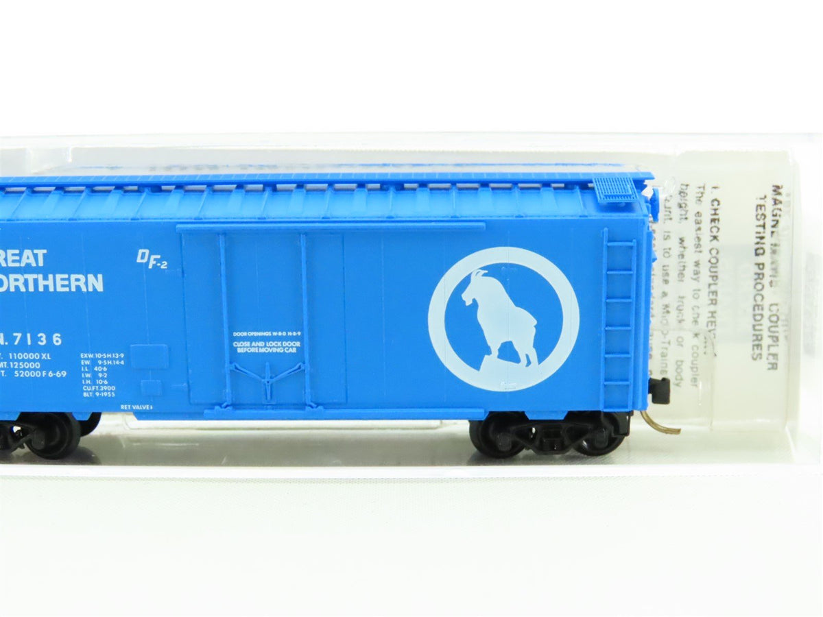 N Scale Micro-Trains MTL 21040 GN &quot;Big Sky Blue&quot; 40&#39; Steel Box Car #7136