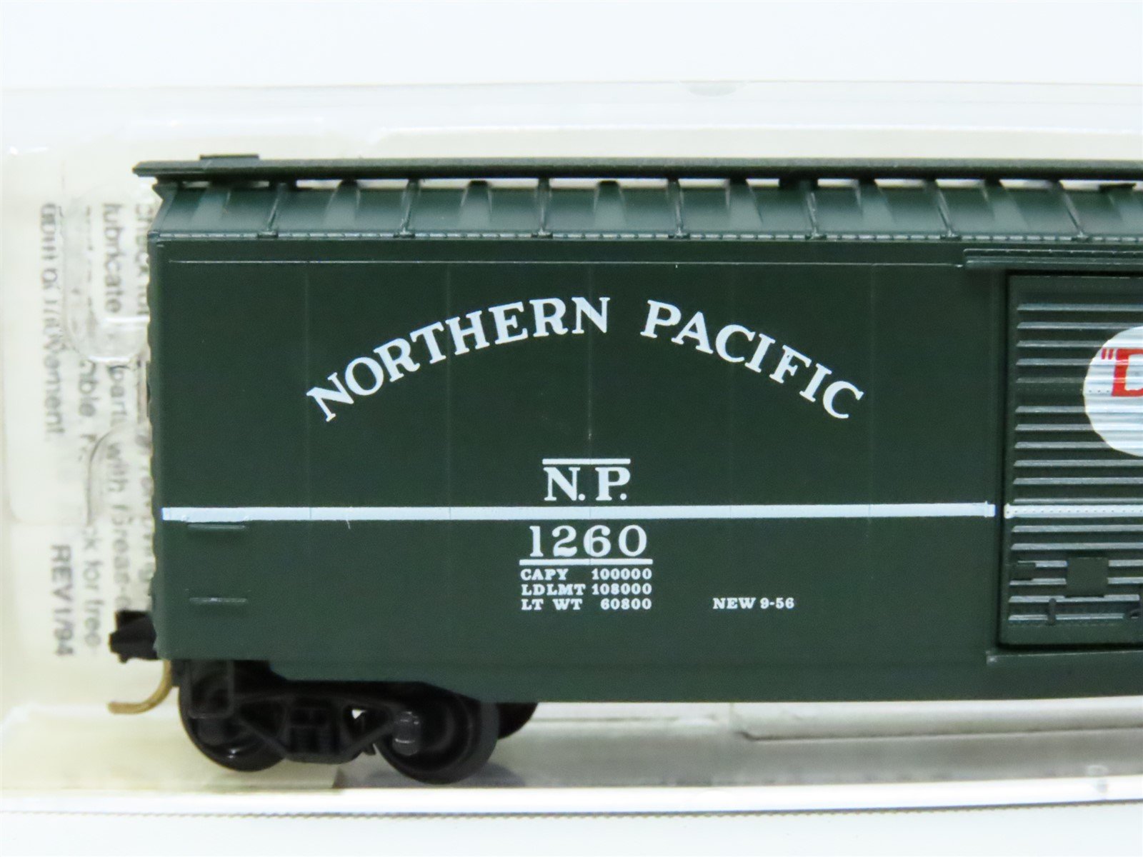 N Scale Micro-Trains MTL 31250 NP Northern Pacific 50' Single Door Box Car #1260