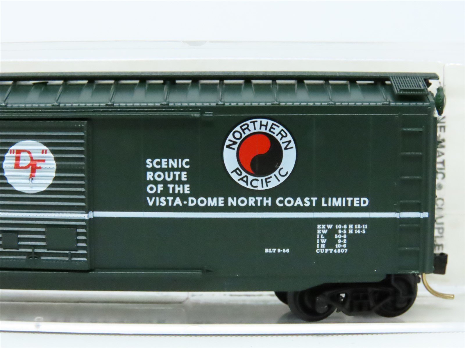 N Scale Micro-Trains MTL 31250 NP Northern Pacific 50' Single Door Box Car #1260