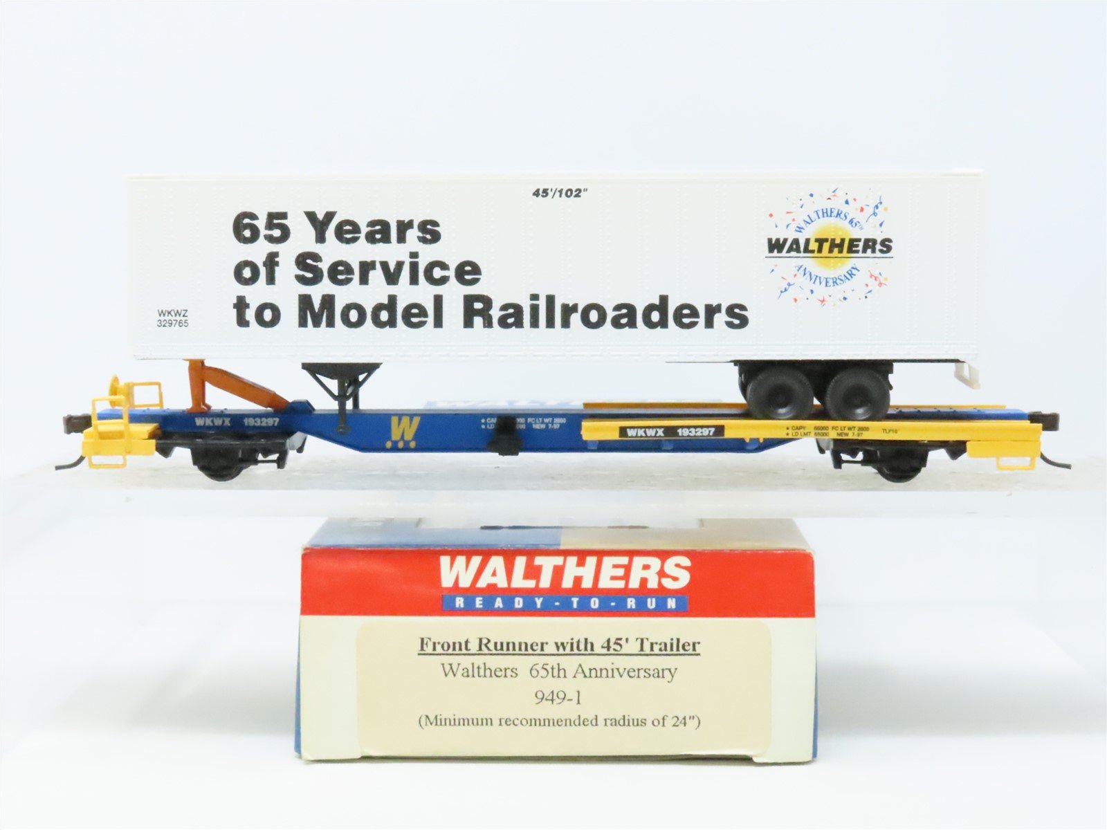 HO Walthers 949-1 WKWX 65th Anniversary Front Runner Flat Car #193297 w/Trailer