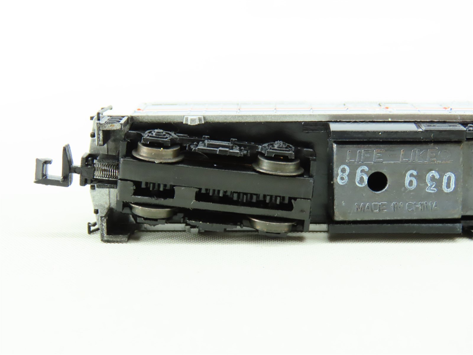 N Scale Life-Like 7641 AMTK Amtrak F40 Diesel Locomotive #381