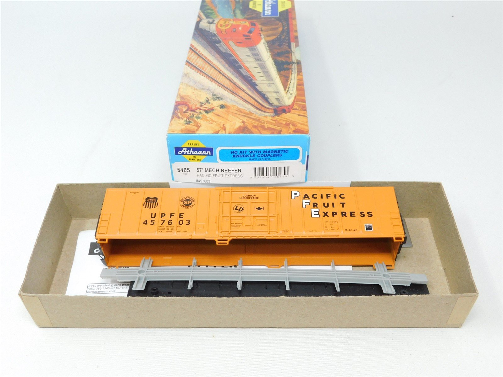 HO Scale Athearn Kit 5465 UPFE SP UP Pacific Fruit Express 57' Reefer #457603