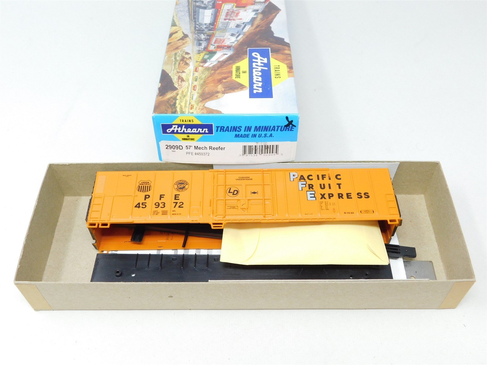 HO Scale Athearn Kit 2909D PFE SP UP Pacific Fruit Express 57' Reefer #459372