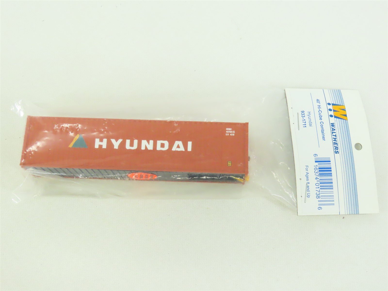HO Scale Walthers #933-1711 HDMU Hyundai 40' Hi-Cube Container #4075015