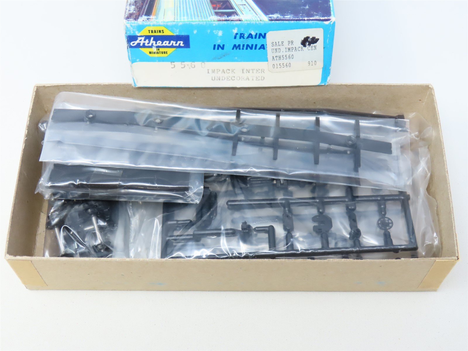 HO Athearn Kit 5560 Undecorated Impack Articulated Piggyback Intermediate Cars