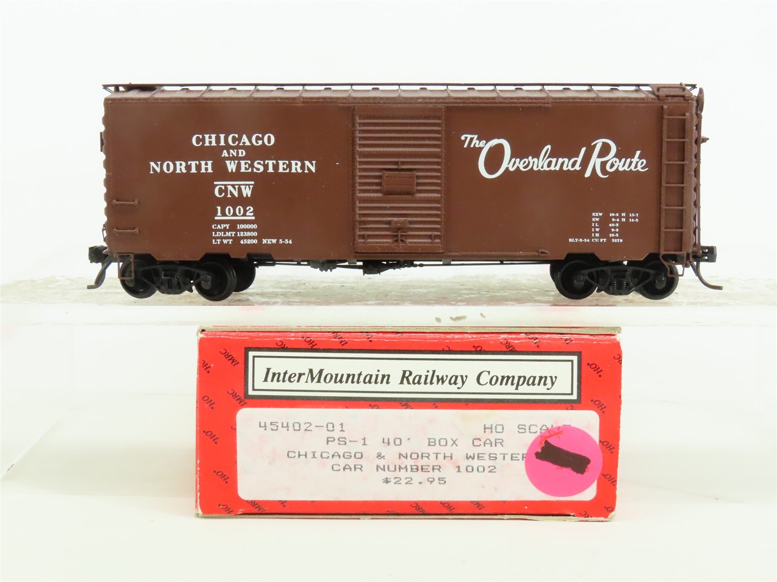 HO Scale InterMountain 45402-01 C&NW "The Overland Route" 40' Box Car #1002