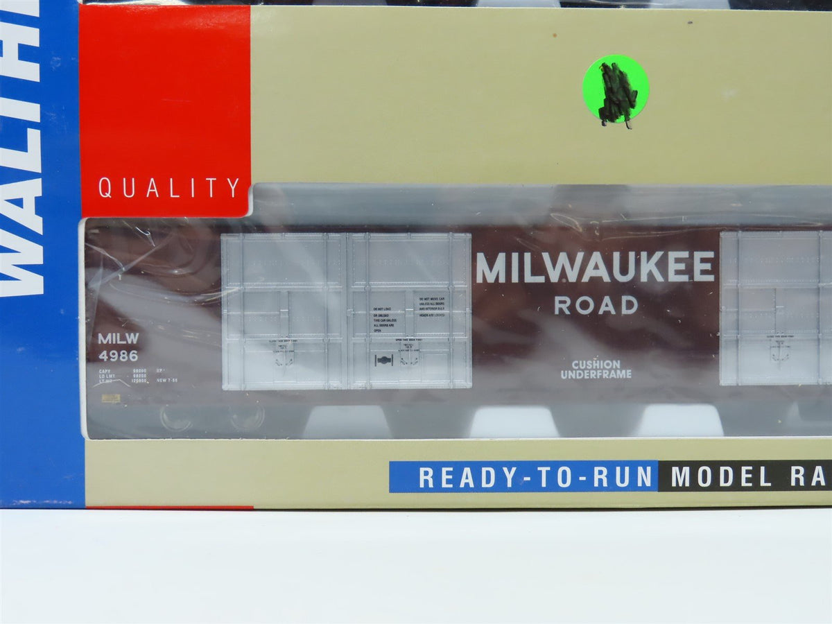 HO Walthers Gold Line 932-235313 MILW Milwaukee 86&#39; 8-Door Box Car Set 2-Pack