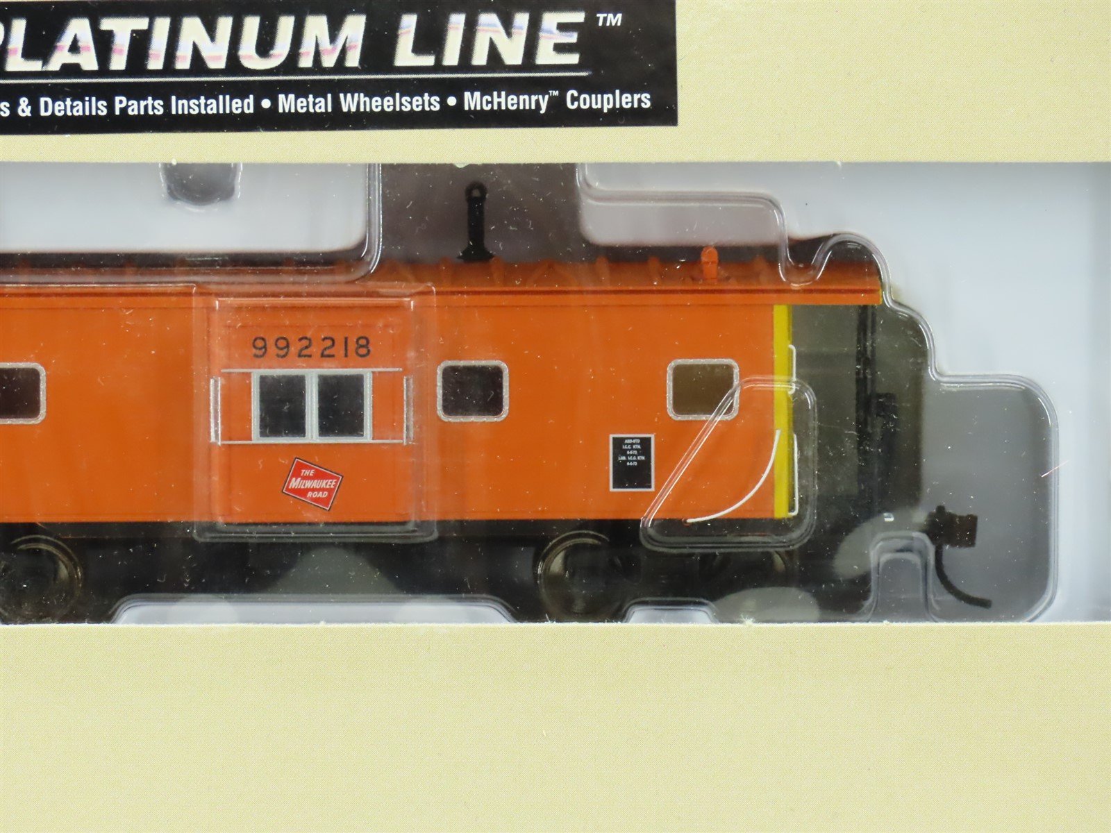 HO Scale Walthers Platinum Line 932-27632 MILW Milwaukee Road Caboose Set 2-Pack