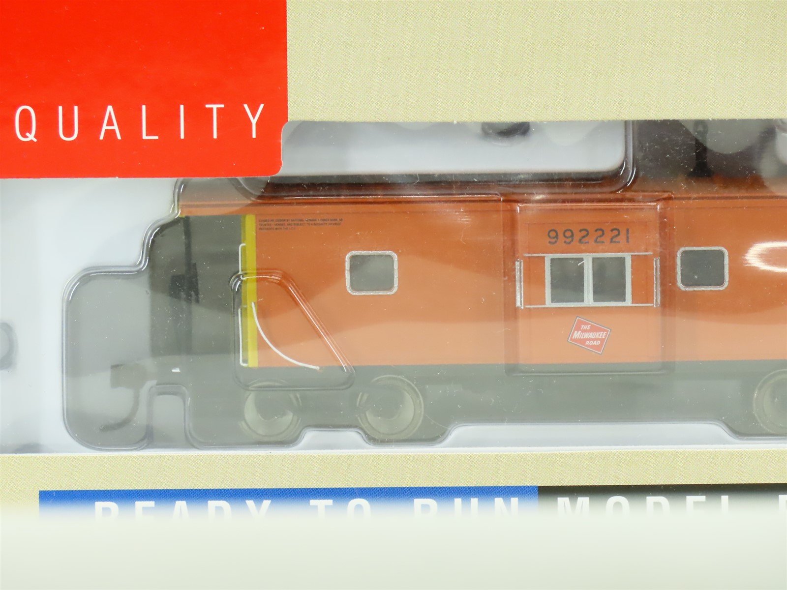 HO Scale Walthers Platinum Line 932-27632 MILW Milwaukee Road Caboose Set 2-Pack