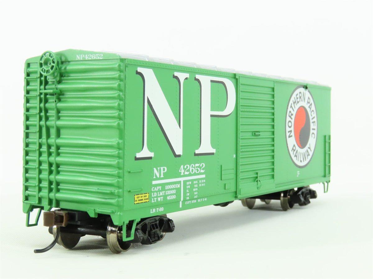 HO Scale Athearn 70118 NP Northern Pacific 40&#39; Modernized Box Car #42652