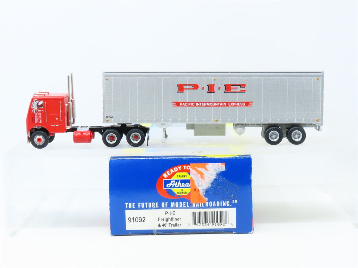 HO Scale Athearn 91092 PIE Pacific Intermountain Express Freightliner w/Trailer