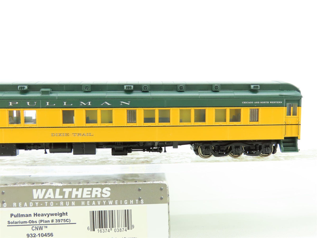 HO Walthers 932-10456 CNW Chicago &amp; North Western Solarium-Obs Passenger #3975C