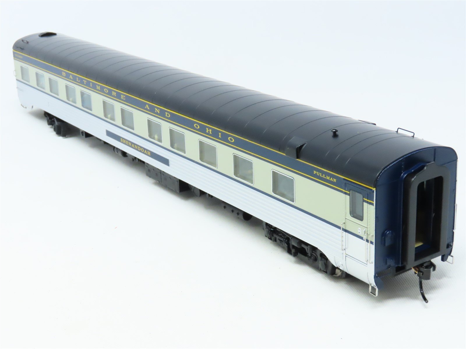 HO Walthers Proto 920-9418 B&O Baltimore & Ohio Sleeper Passenger 