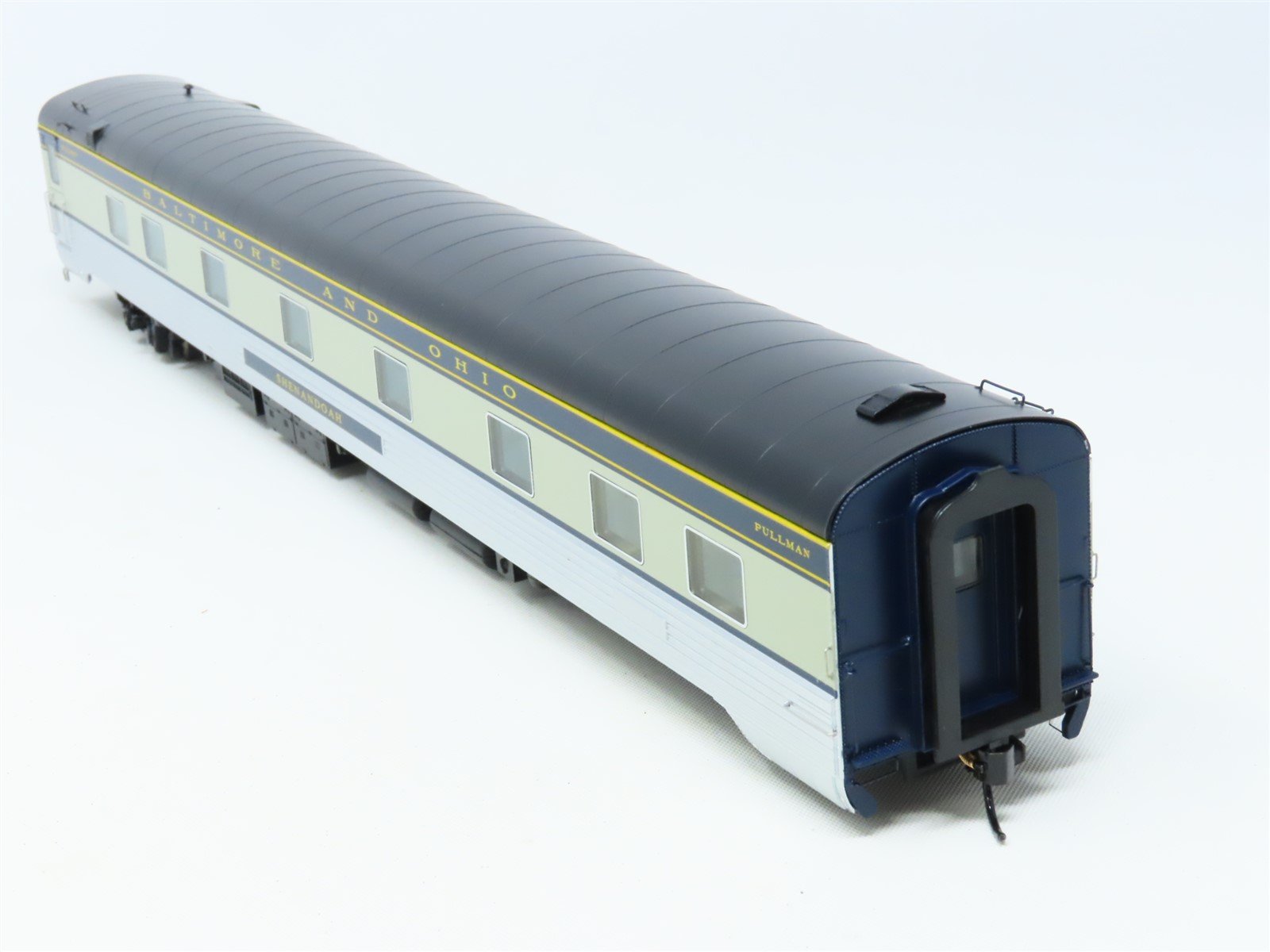 HO Walthers Proto 920-9418 B&O Baltimore & Ohio Sleeper Passenger 