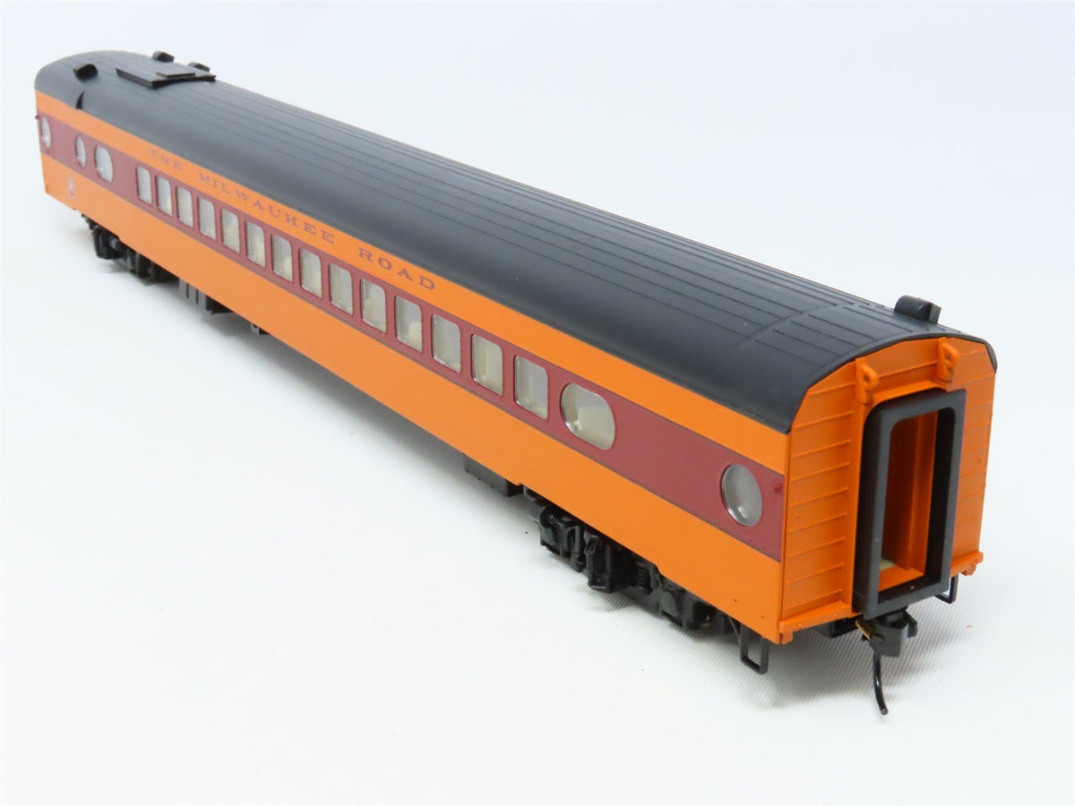 HO Scale Walthers 932-9200 MILW Milwaukee Road &quot;Hiawatha&quot; Coach Passenger