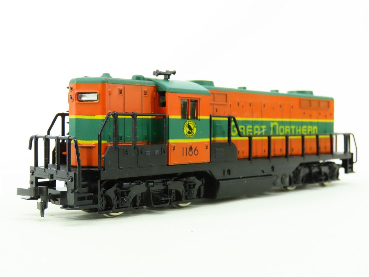 HO Scale AHM GN Great Northern EMD GP18 Diesel Kellog&#39;s/Eggo Freight Train Set