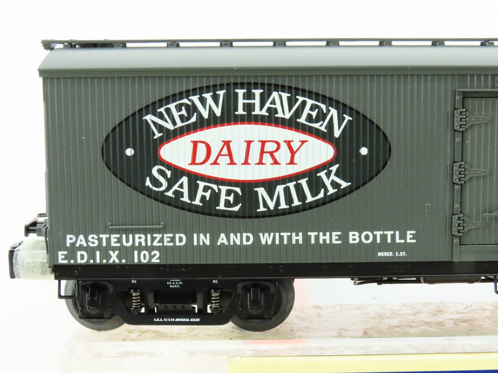 O Gauge 3-Rail Lionel 6-17335 NH New Haven General American Milk Car # -  Model Train Market