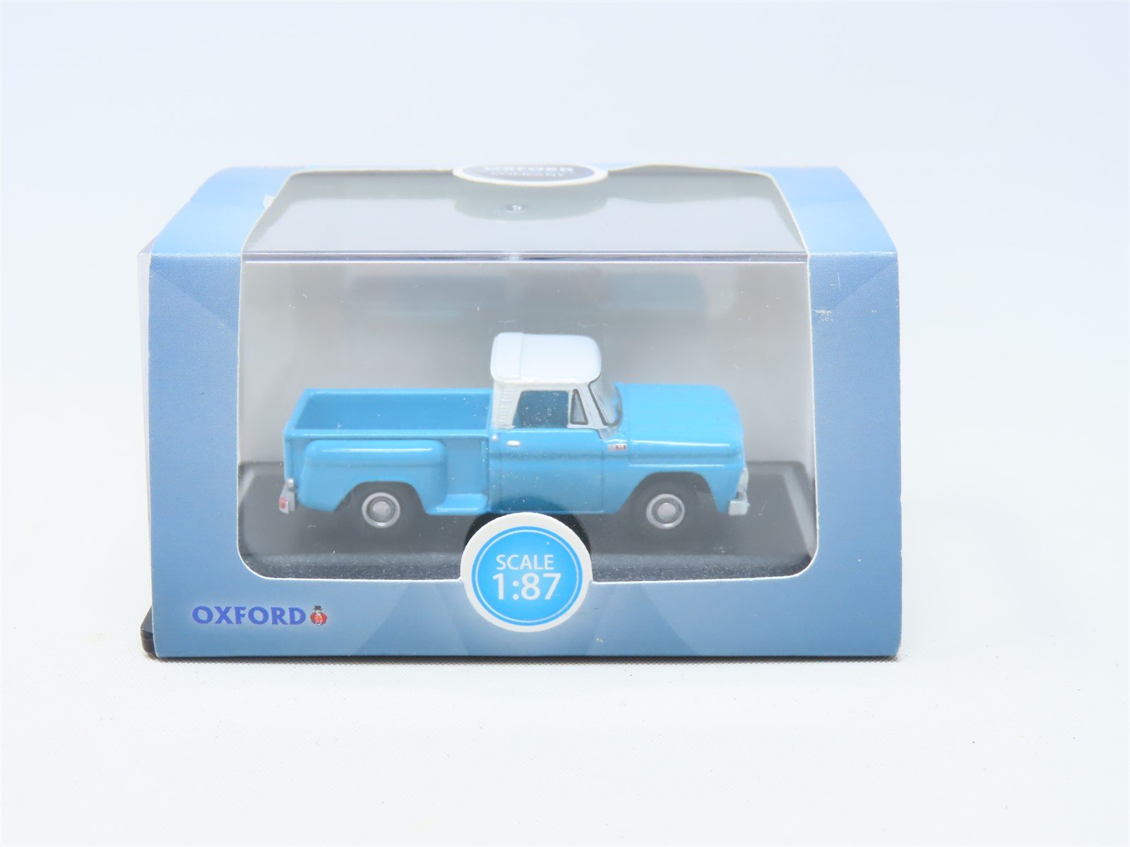 HO 1/87 Scale Oxford #87CP65001 1965 Chevrolet Stepside Pick Up Light Blue/White