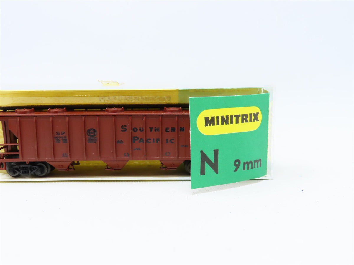 N Scale Minitrix 3138 SP Southern Pacific 3-Bay Covered Hopper #46060