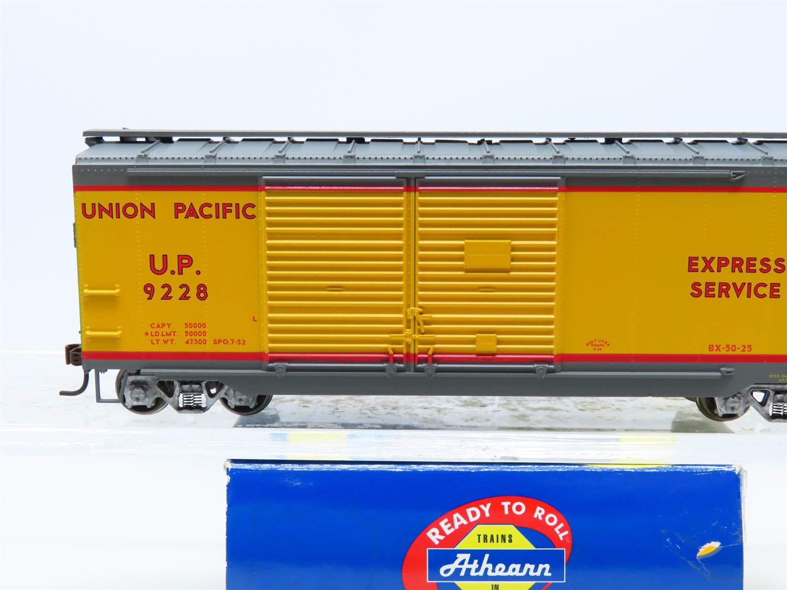 HO Scale Athearn 70888 UP Union Pacific 40' Double Door Express Car #9228