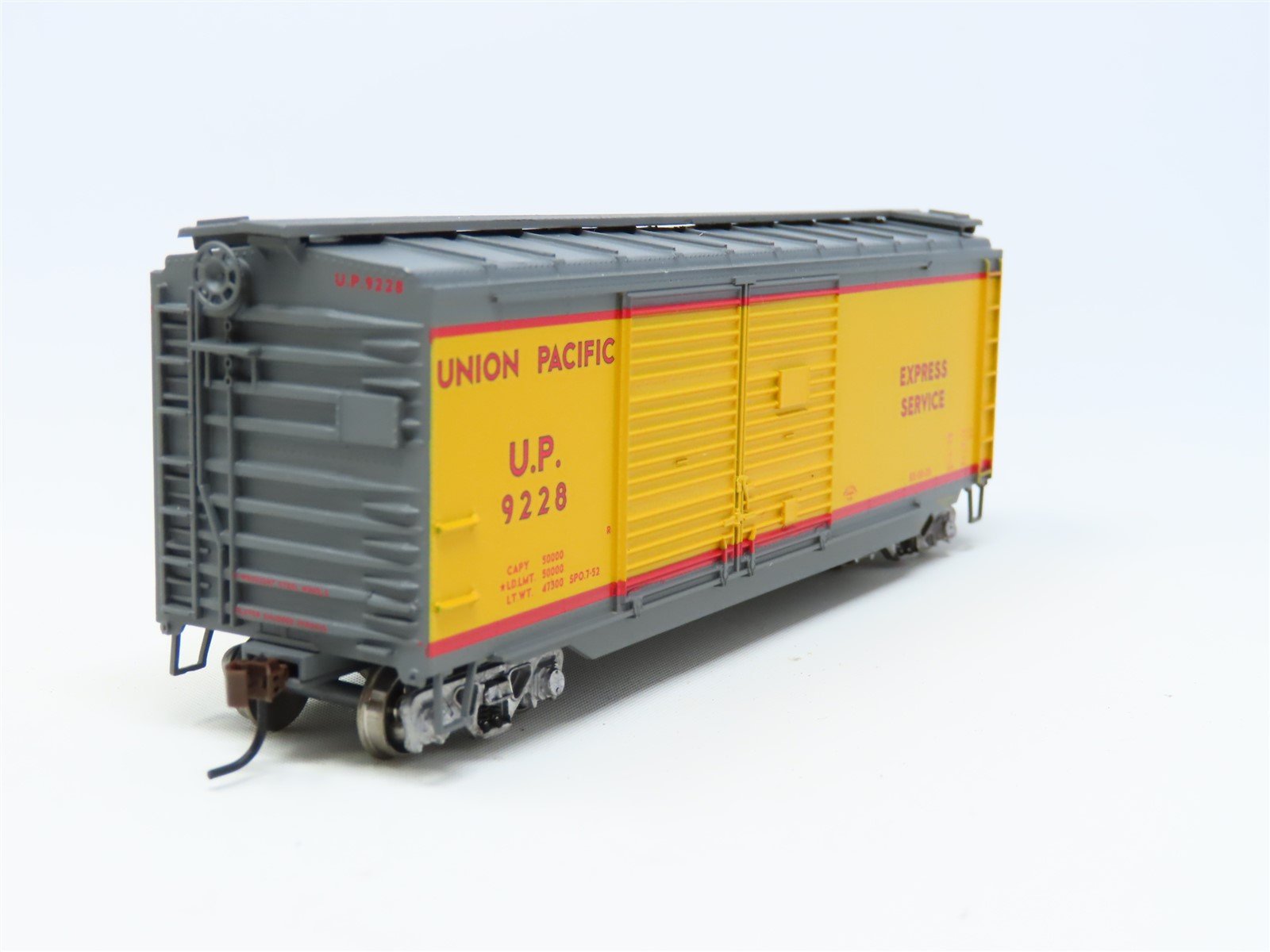 HO Scale Athearn 70888 UP Union Pacific 40' Double Door Express Car #9228