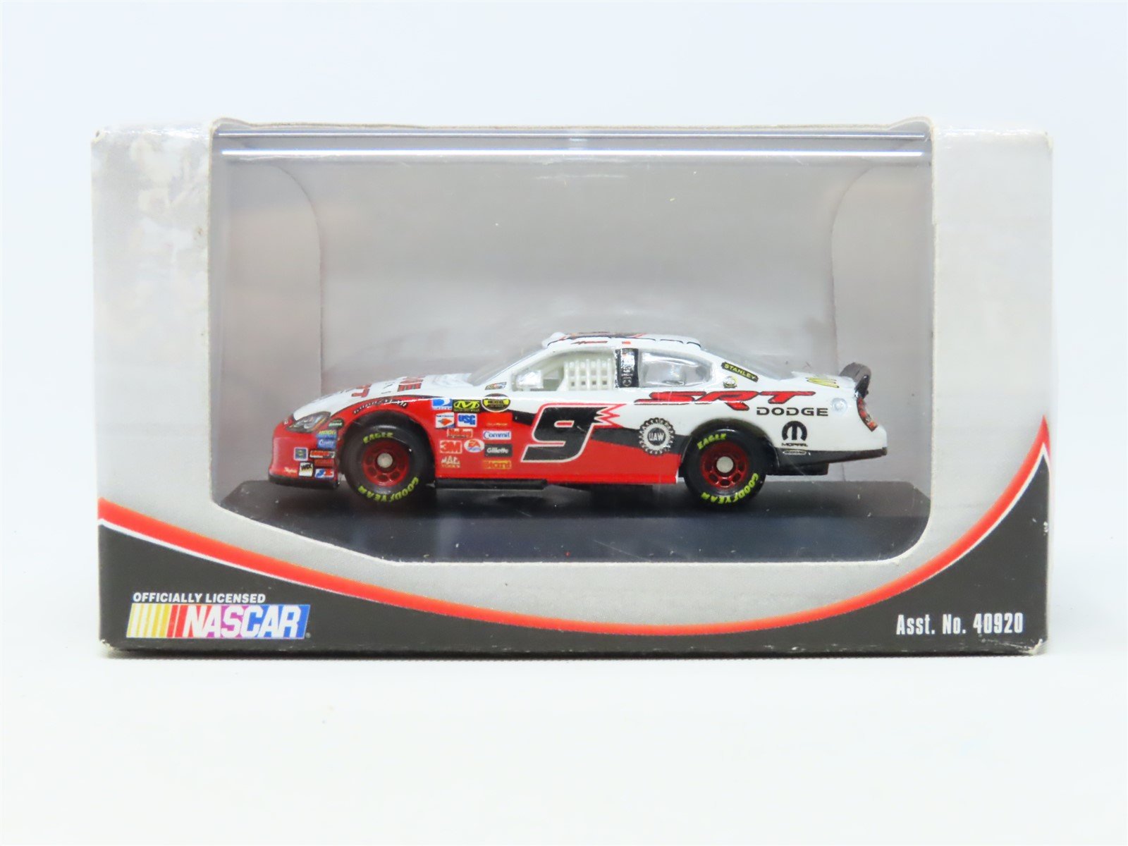 HO 1/87 Scale Winner's Circle NASCAR #47834 Dodge Charger - Kasey Kahne Car #9