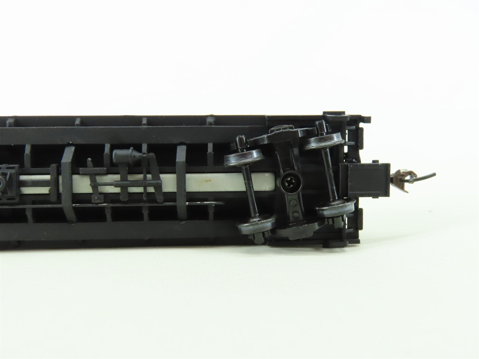 HO Scale Walthers 932-3889 IC Illinois Central 55' Cushion Coil Car #299631