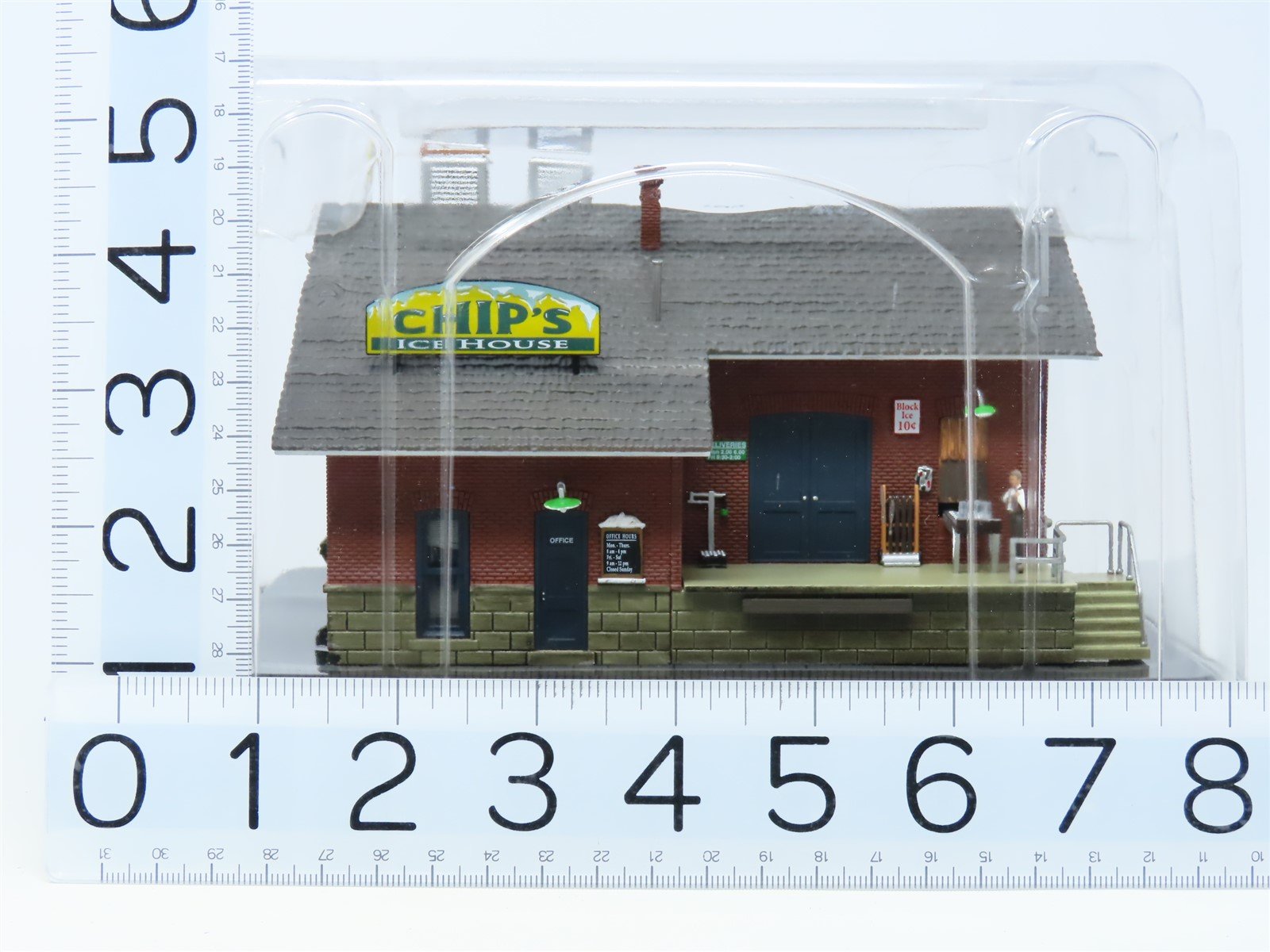 HO 1/87 Scale Woodland Scenics Built-&-Ready #BR5028 Chip's Ice House