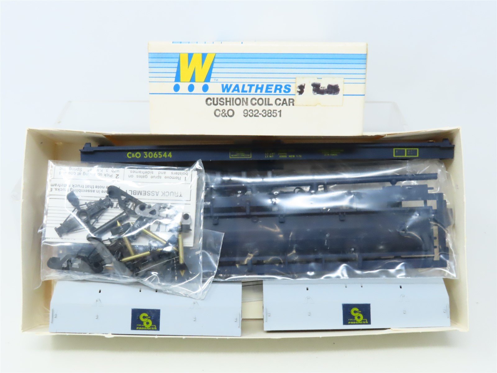 HO Scale Walthers Kit 932-3851 C&O Chesapeake & Ohio Cushion Coil Car #306544