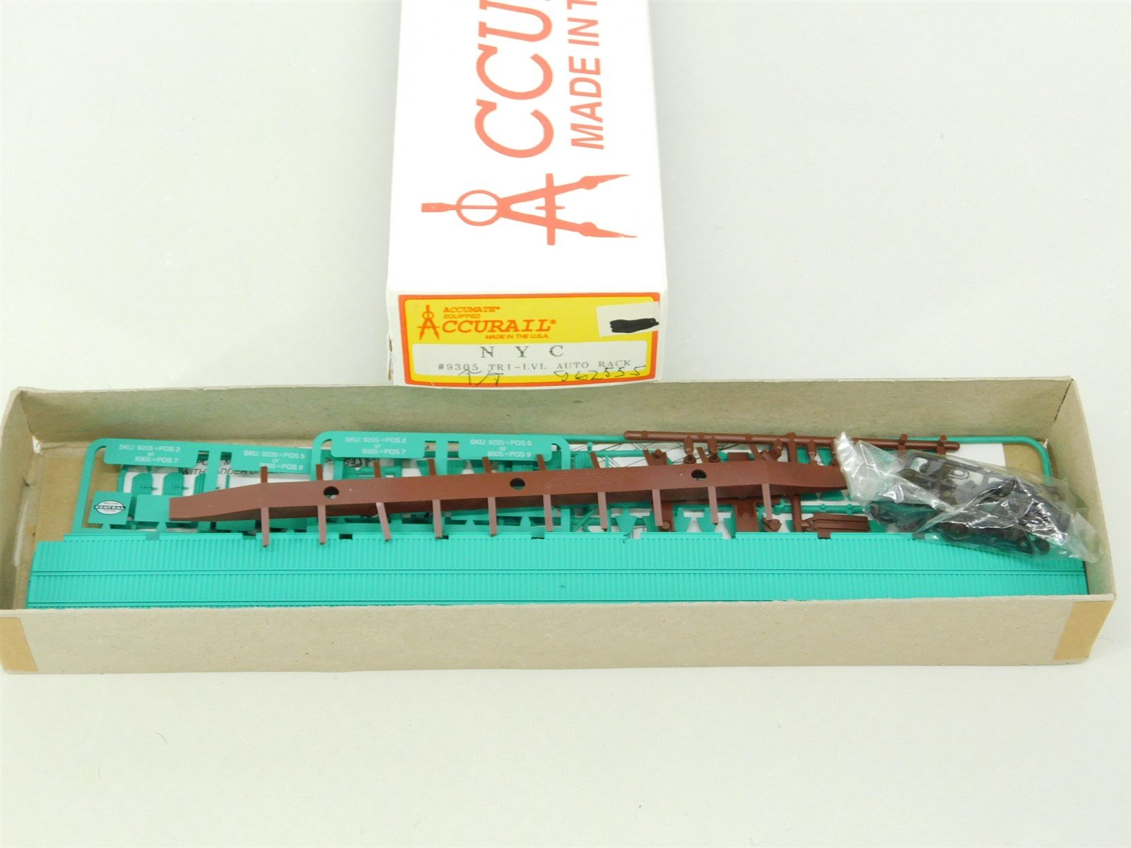 HO Scale Accurail Kit 9305 NYC New York Central Tri-Level Auto Rack Car #962555