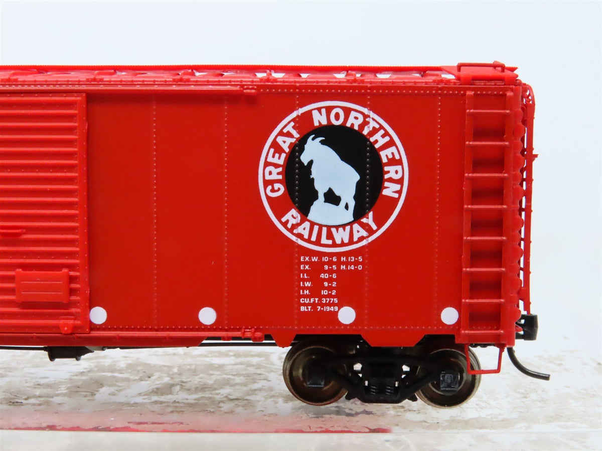 HO Scale InterMountain 46005-24 GN Great Northern 40&#39; Steel Box Car #19492