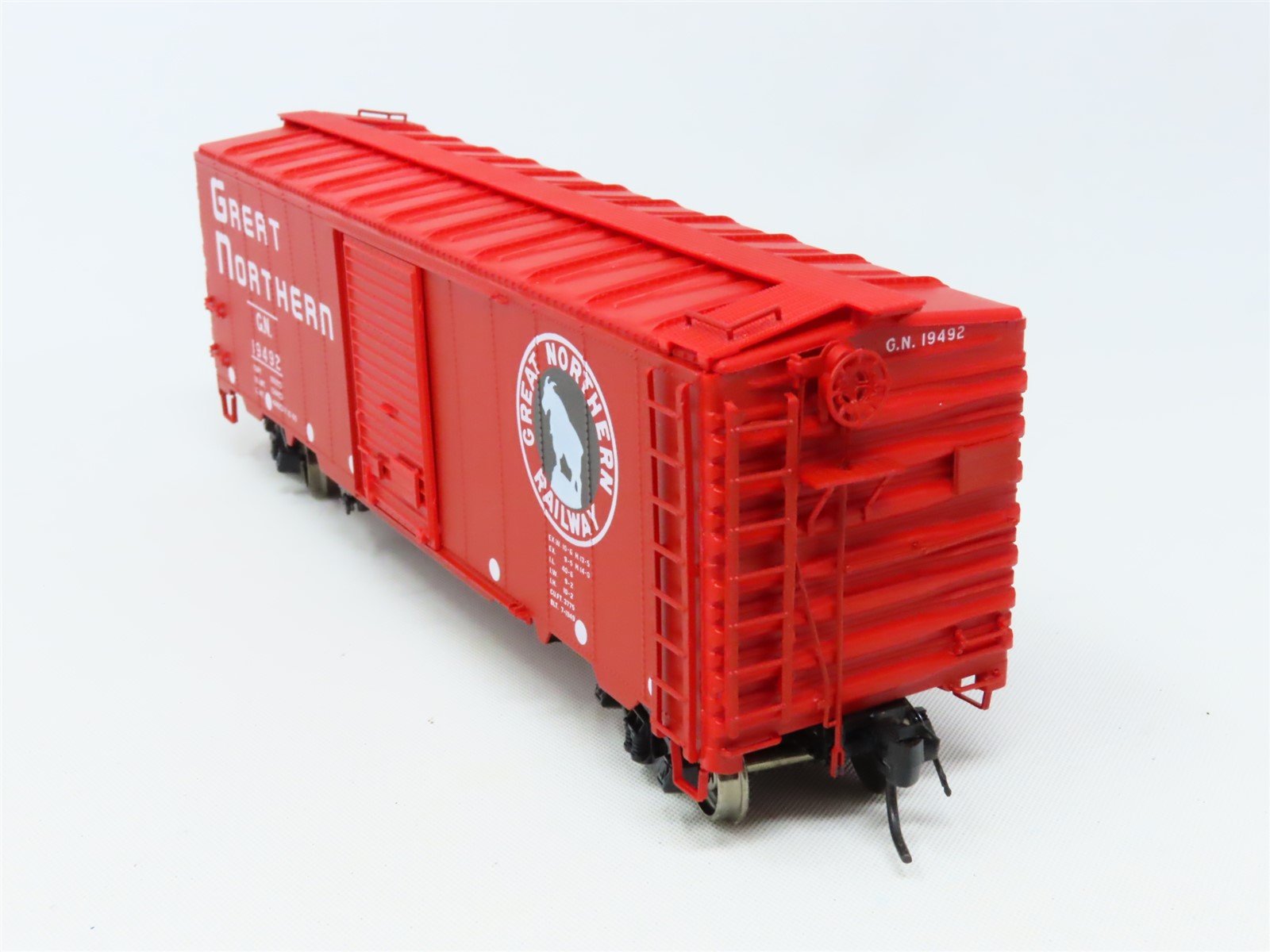 HO Scale InterMountain 46005-24 GN Great Northern 40' Steel Box Car #19492