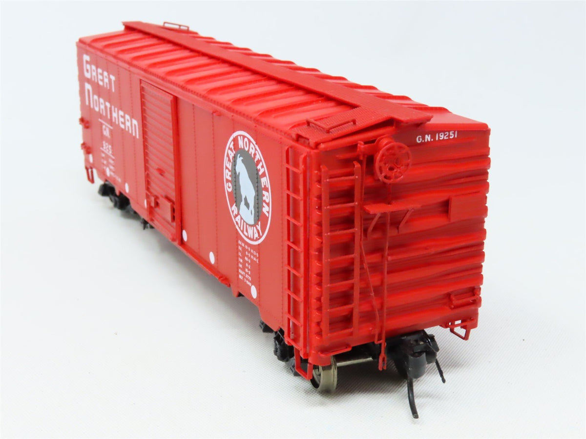 HO Scale InterMountain 46005-22 GN Great Northern 40&#39; Steel Box Car #19251