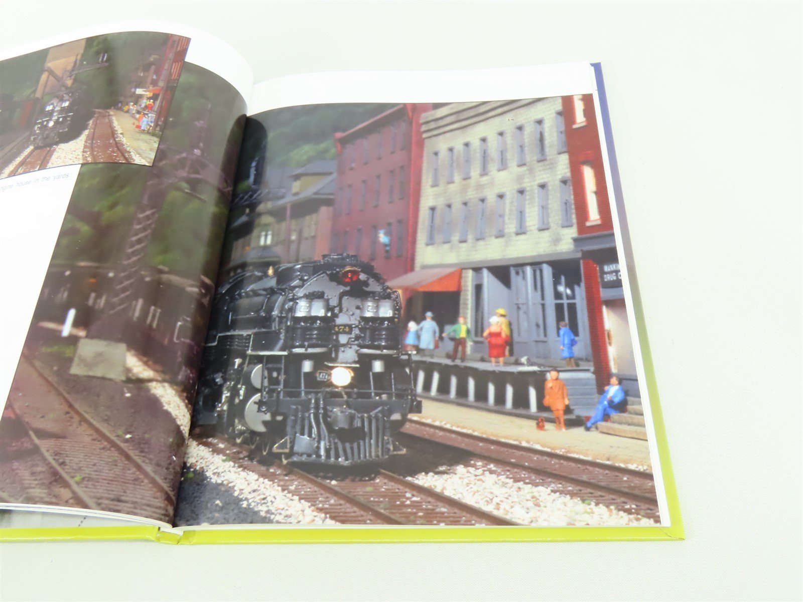 Chesapeake & Ohio: Steam in Color As Modeled by Dan Zugelter ©2005 HC Book