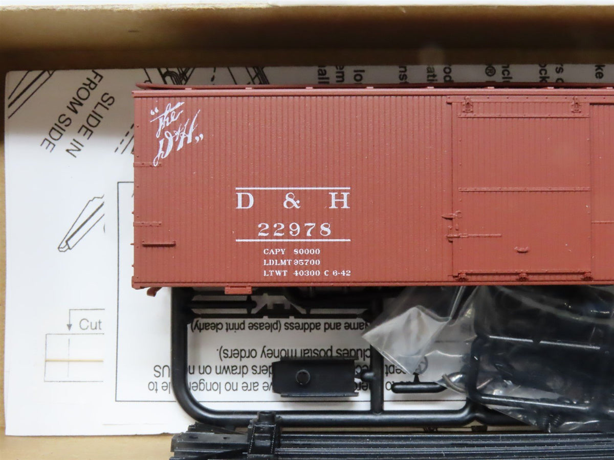 HO Scale Accurail Kit 1808 D&amp;H Delaware &amp; Hudson 36&#39; Wood Box Car #22978