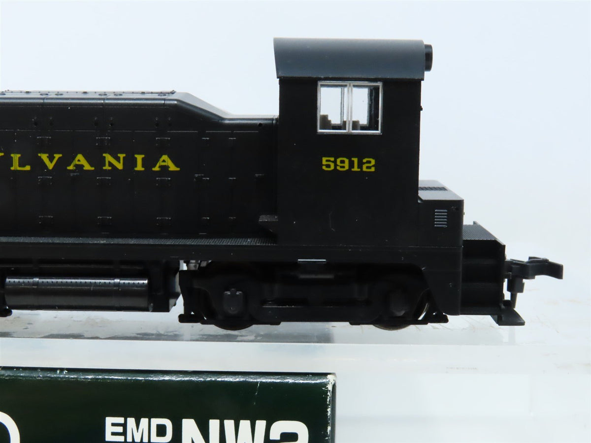 HO Scale KATO 37-108 PRR Pennsylvania EMD NW2 Ph. 1 Diesel Switcher #5912