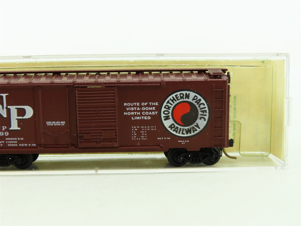 N Kadee Micro-Trains MTL #22177 NP Northern Pacific 40&#39; Boxcar 8299 - Blue Label