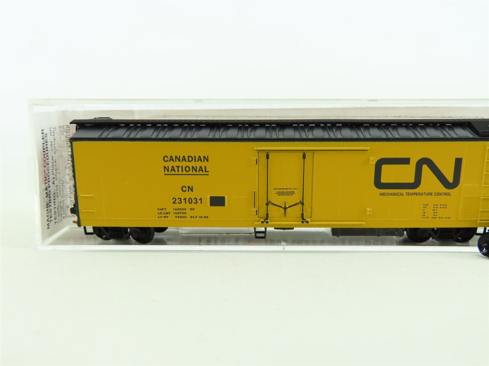 N Scale Micro-Trains MTL #06900180 CN Canadian National Mechanical Reefer 231031