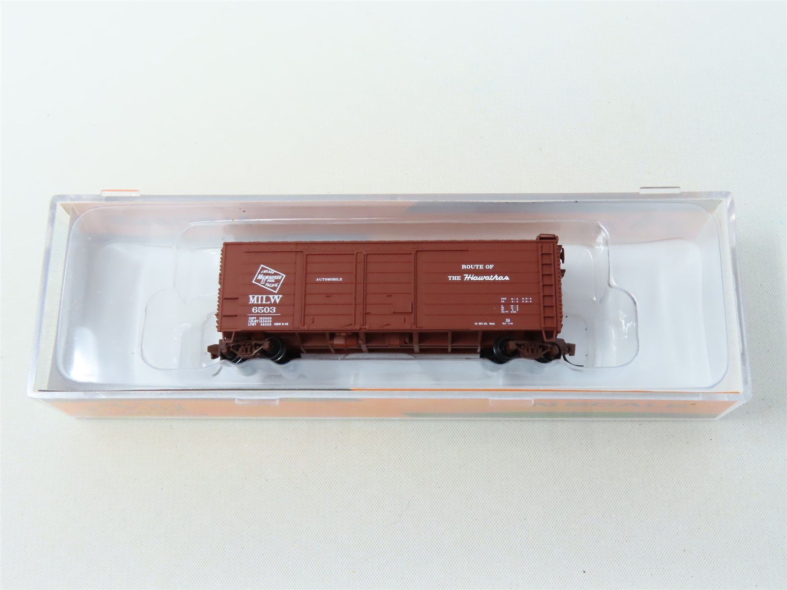 N Scale Fox Valley Models #FVM 9011-1 CMStP&P MILW Hiawatha Box Car #6503