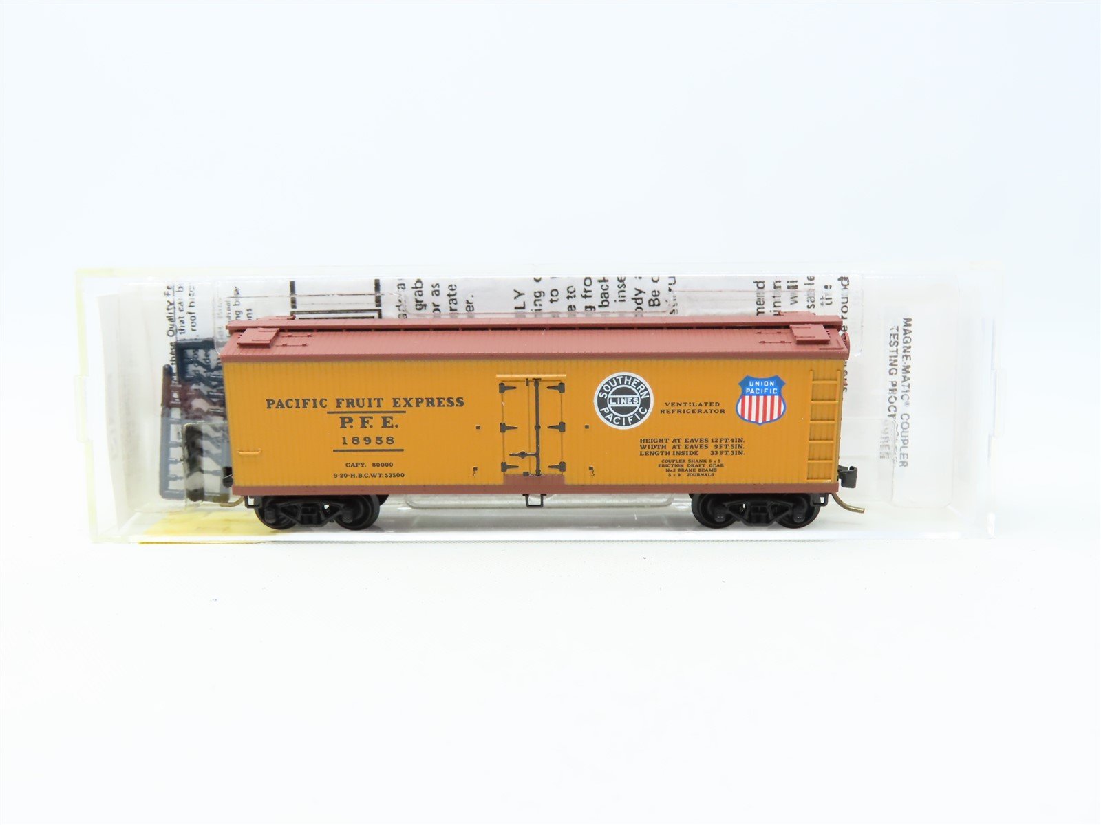 N Micro-Trains MTL #47060 SP UP PFE Pacific Fruit Express 40' Wood Reefer #18958