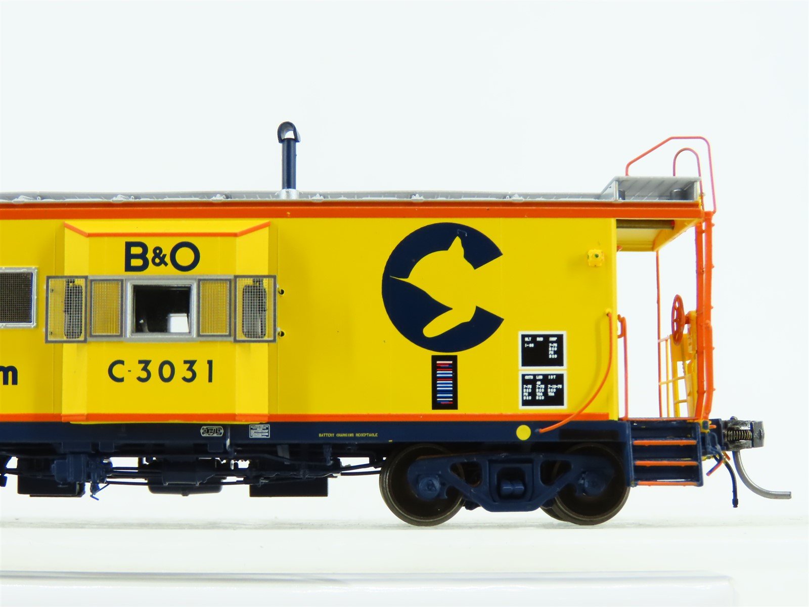 https://modeltrainmarket.com/cdn/shop/products/288969-003jpg_105ac6a1-6940-4950-8b66-1f5c934db1a4_2000x.jpg?v=1693234000