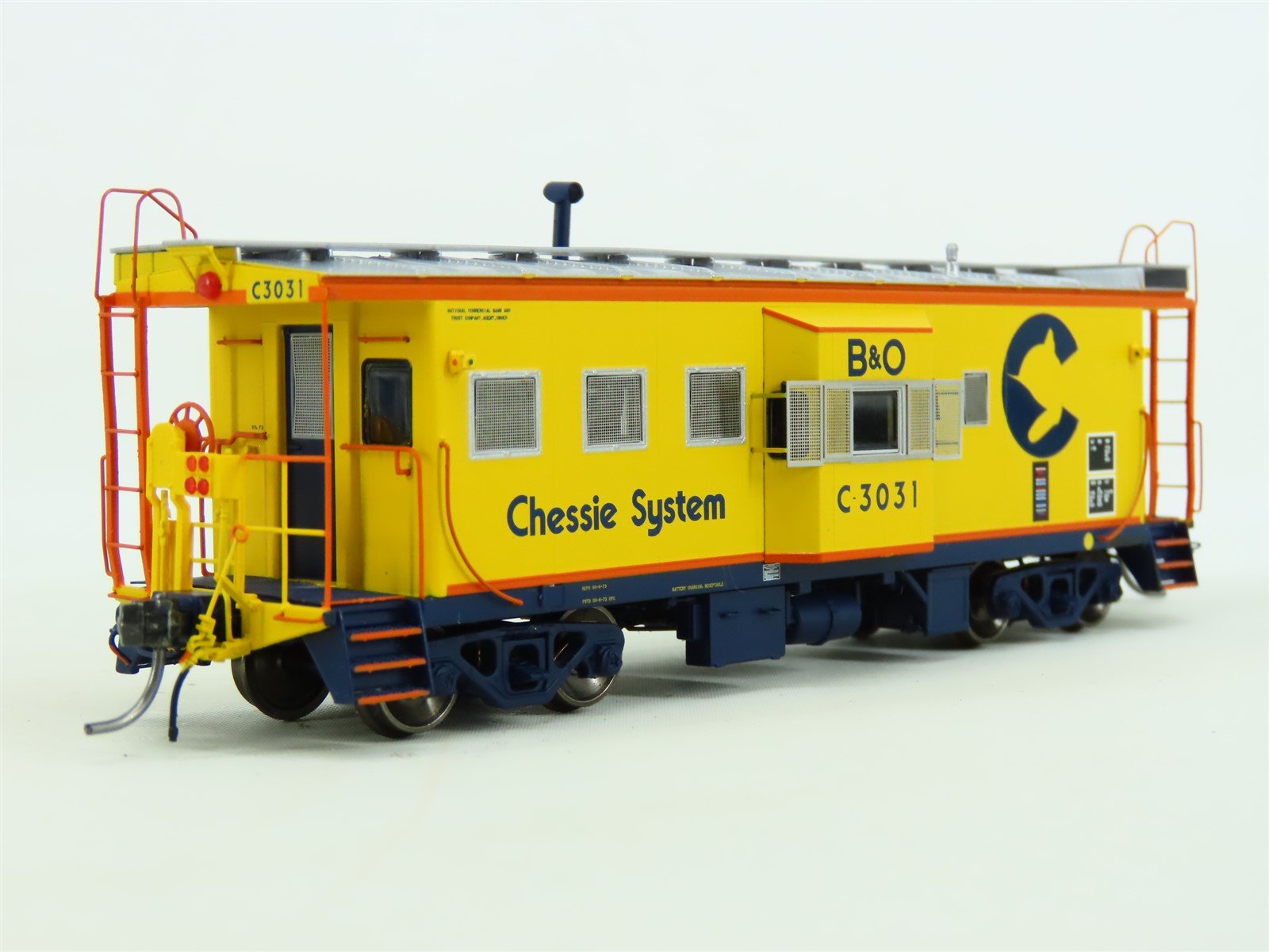 HO Scale Tangent #60026-01 B&O Chessie System Bay Window Caboose #C3031
