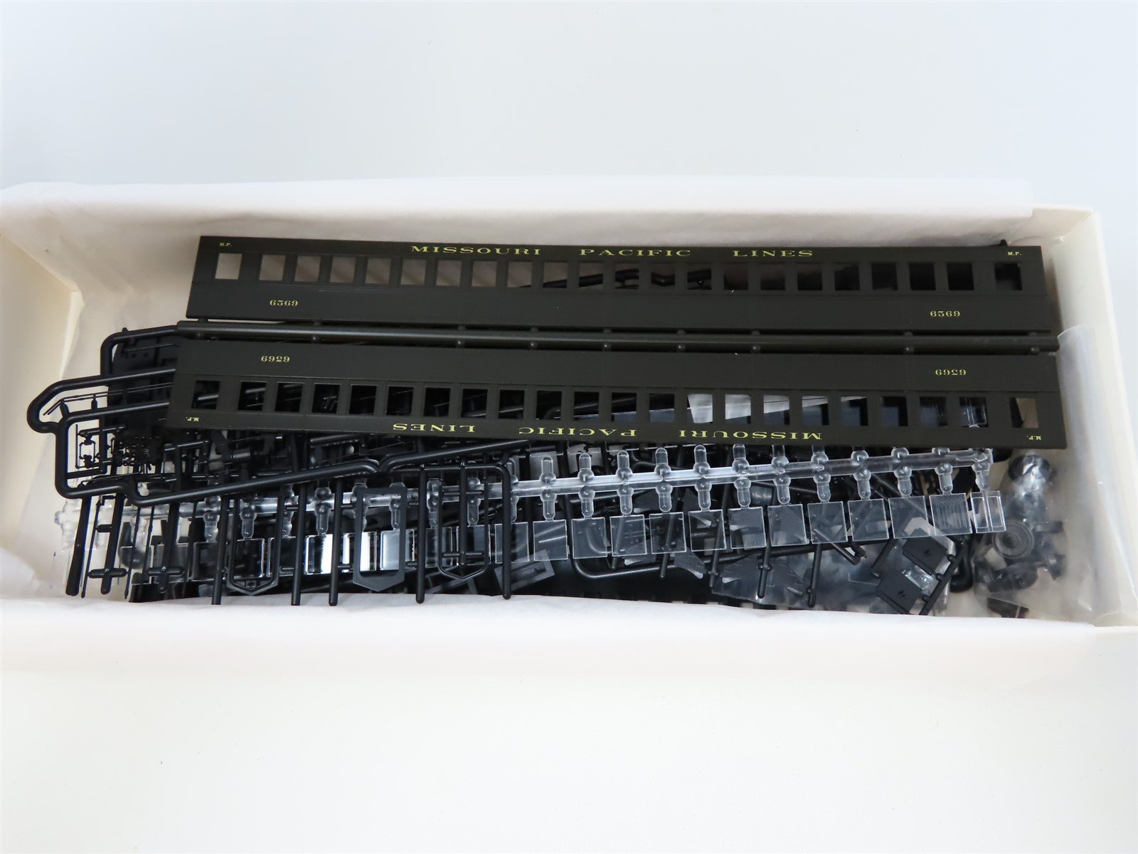 HO Branchline Blueprint Series Kit 5110 MP Missouri Pacific 80' Coach Passenger